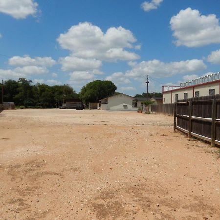 Executive Inn Pearsall Luaran gambar