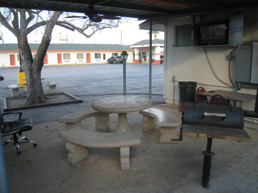 Executive Inn Pearsall Luaran gambar