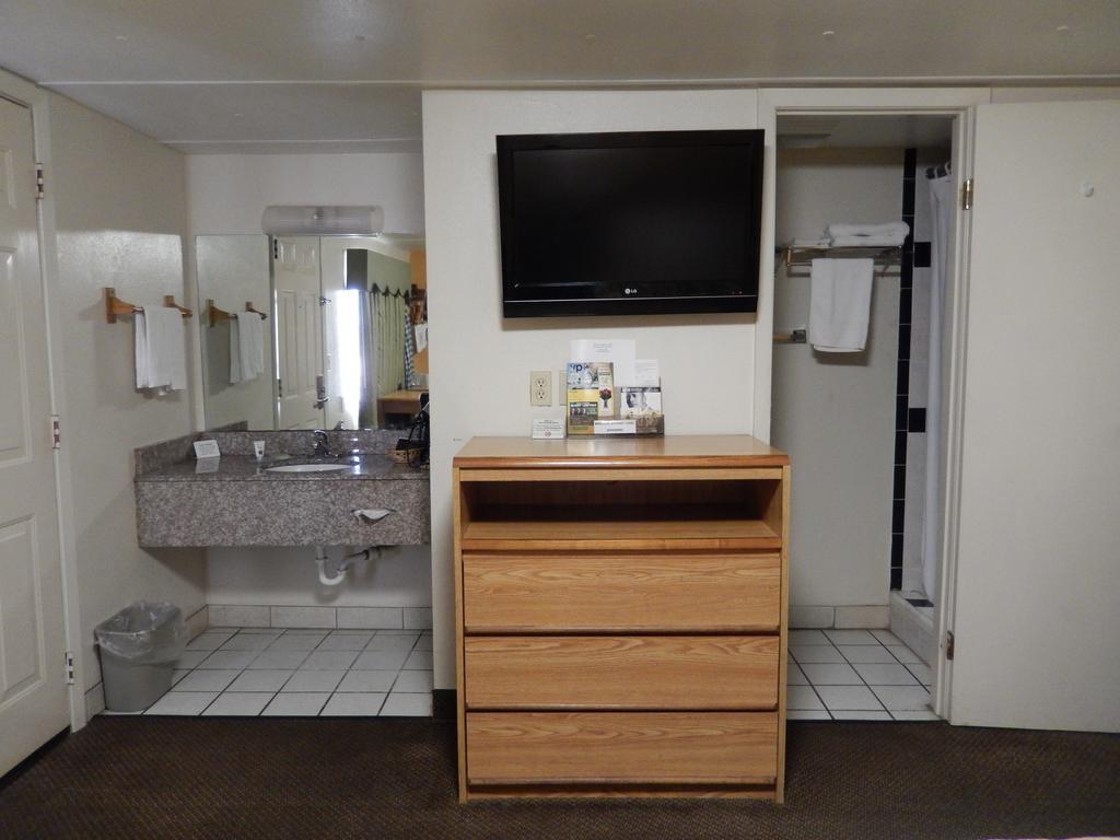 Executive Inn Pearsall Luaran gambar