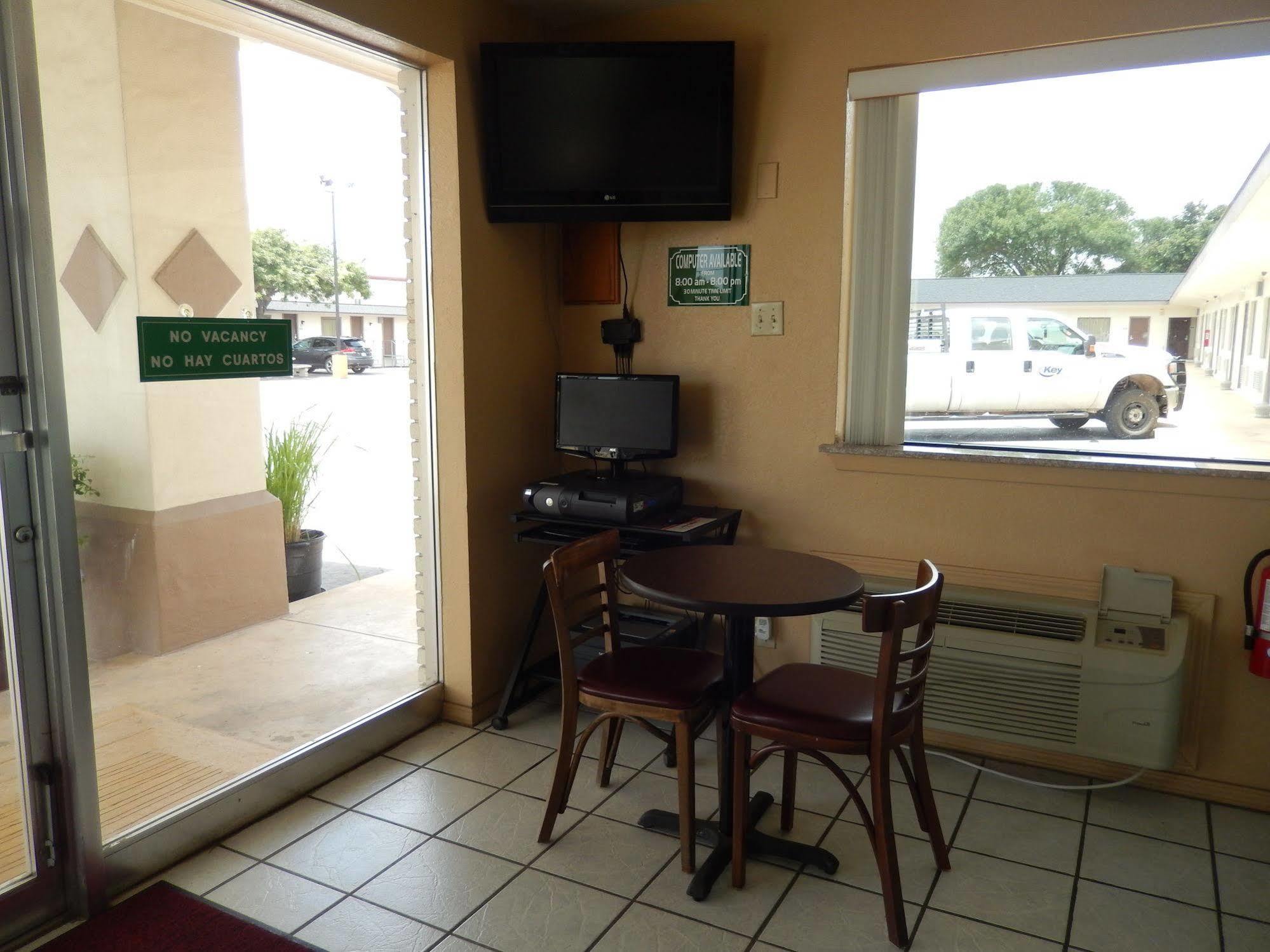 Executive Inn Pearsall Luaran gambar